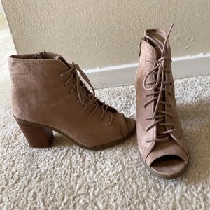 Lace up booties w/peep toe and a heel